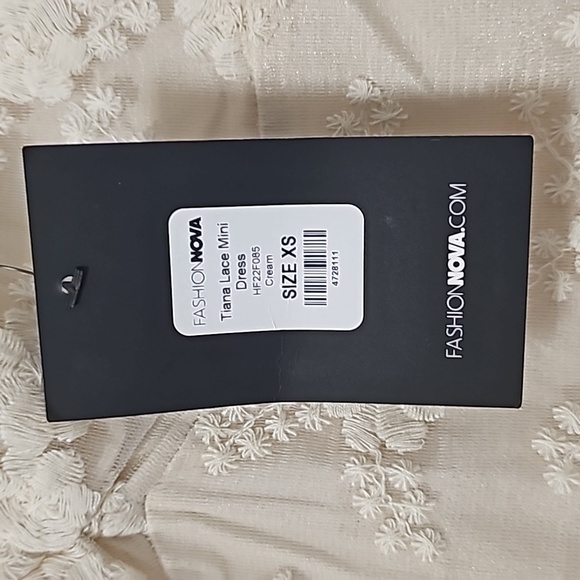 FASHION NOVA Mini lace dress - Picture 5 of 6